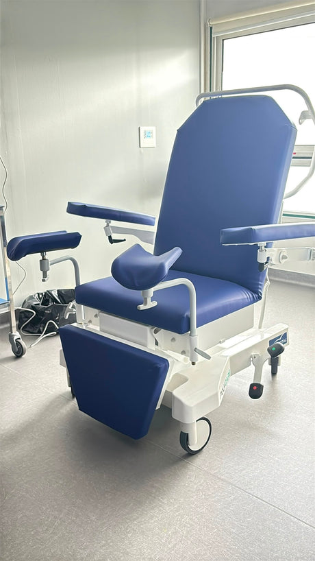 Livraison d'un fauteuil ambulatoire Polycare à la Polyclinique de Saint Jean De Luz